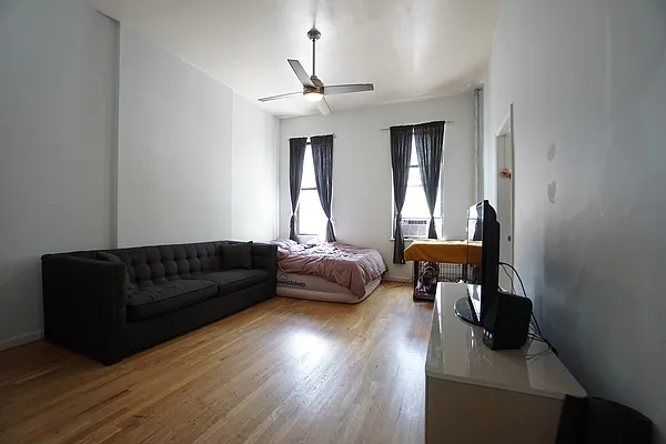 Rented by Rennit Inc. | media 11