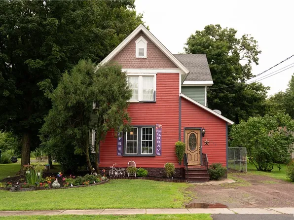 349 S Railroad St, Parish, NY 13131