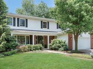 1760 Maple Leaf Ct, Wheaton, IL 60187