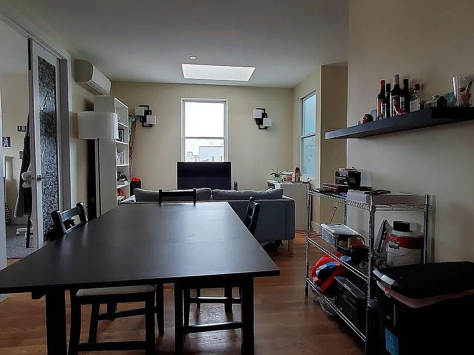 1st image of 142 Graham Ave #5A