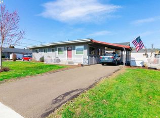 1884 NW Calkins Ave, Roseburg, OR 97471