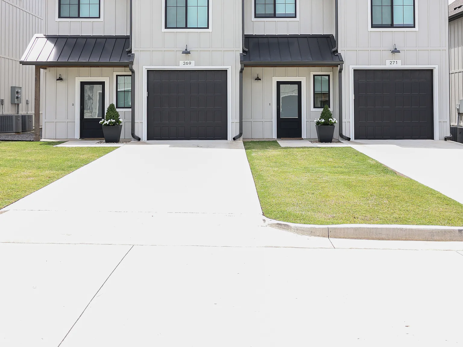 Rivercrest Residences — Photo 2