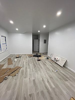 5th image of 6237 Ellwell Cres