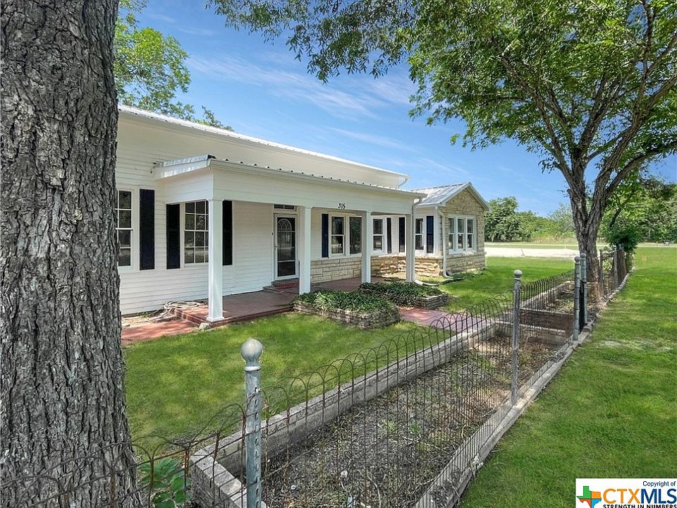 315 W 6th St, Flatonia, TX 78941 Zillow