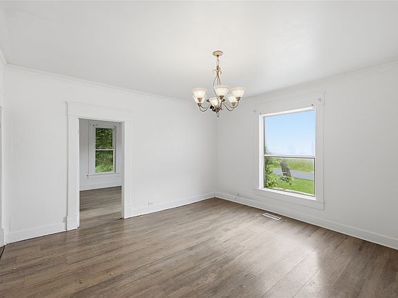 5th image of 422 S Bristow Ave