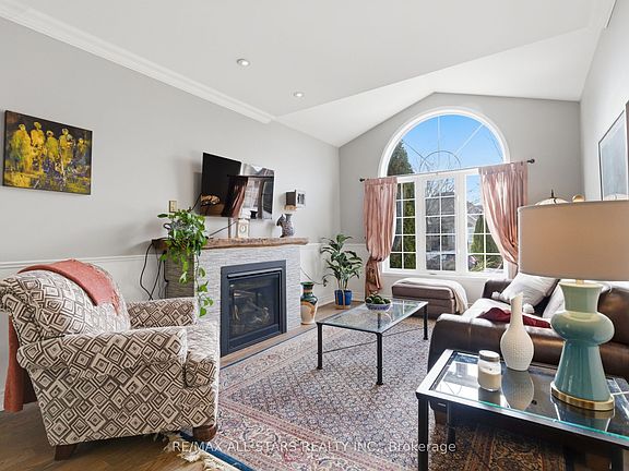 3rd image of 49 Rosena Ln