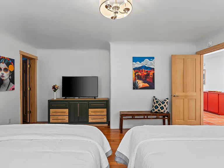 970 Thunderbird Ct — Photo 35