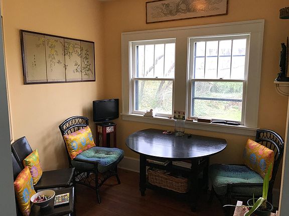 Enjoy your meals with a backyard view.