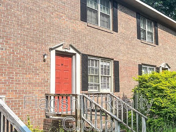 4th image of 132H Oakmont Dr