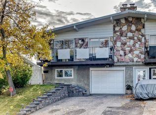 1005 NE Hunterhaven Rd NW, Calgary, AB T2K 4K4