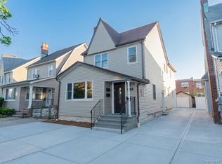 6120 220th St, Oakland Gardens, NY 11364