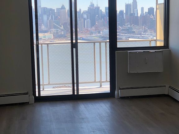 4th image of 5701 Boulevard 20g W