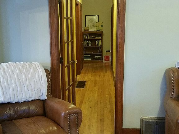 Hallway to bedrooms and baths