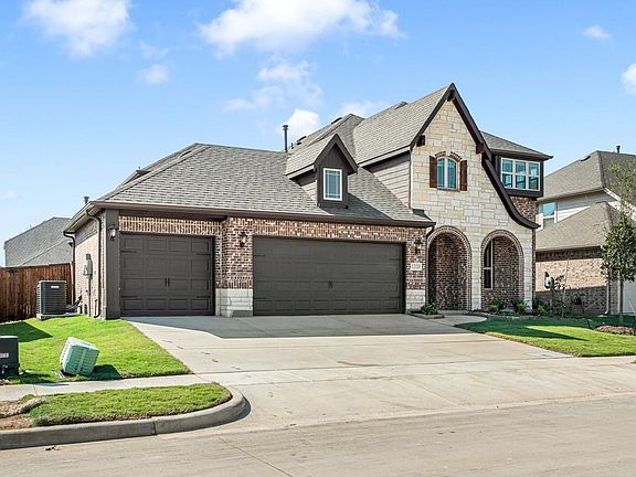3rd image of 1220 Arrowwood Dr