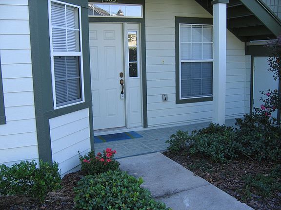 Bottom Unit = No stairs!