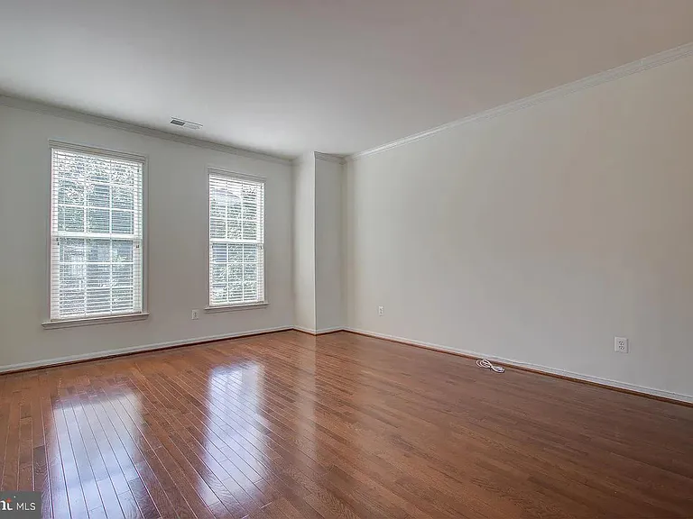 22648 Vienna Green Ter — Photo 12