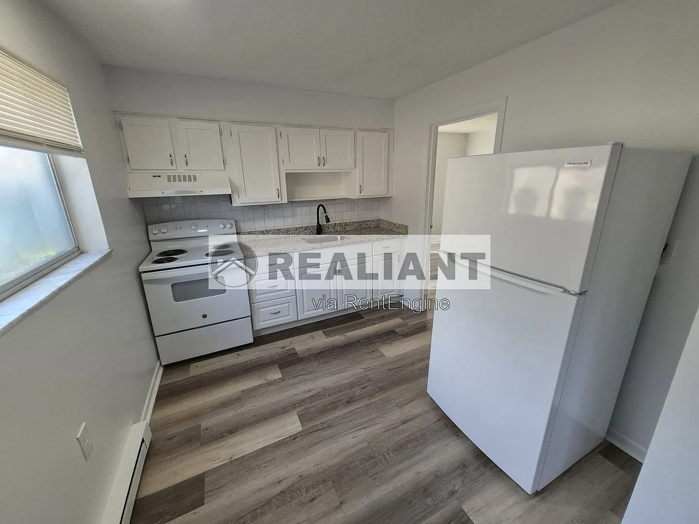 922 Highland Ave — Photo 3