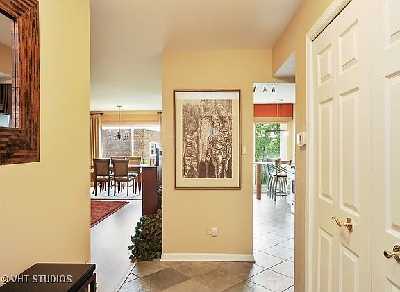 2nd image of 140 Franklin Pl E APT 307