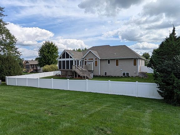 5th image of 802 Chickadee Dr