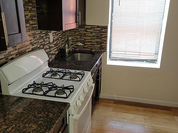 4th image of 1116 Metcalf Ave