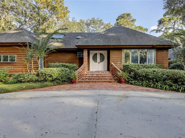 13 McIntosh Rd, Hilton Head Island, SC 29926