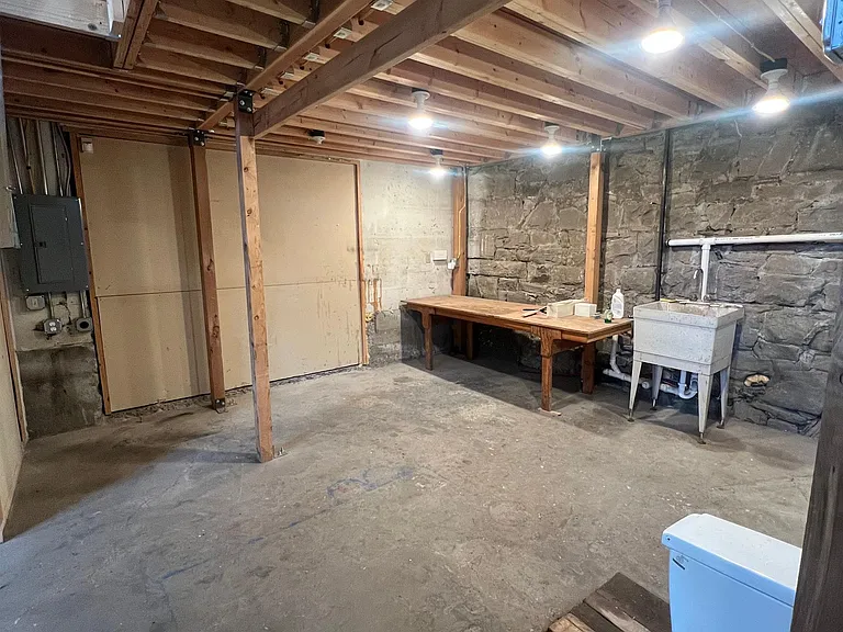 120 E Park St — Photo 20