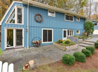 305 Rock Landing Rd, Haddam, CT 06438