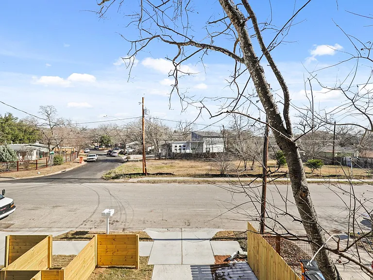 4801 Sara Dr #B — Photo 37