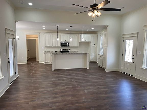 4th image of 118 Pecan St