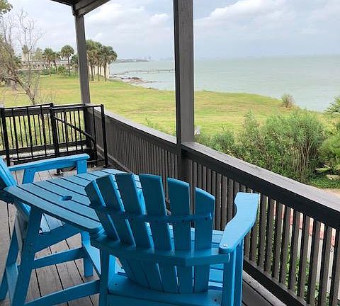 4th image of 4270 Ocean Dr APT 9
