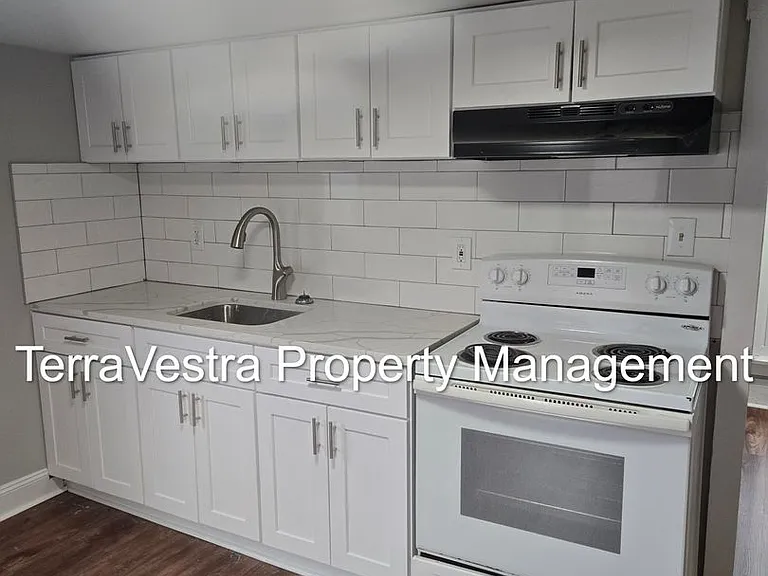 15 Pike Ave — Photo 1