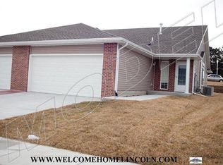 609 Carlton Dr, Lincoln, NE 68512