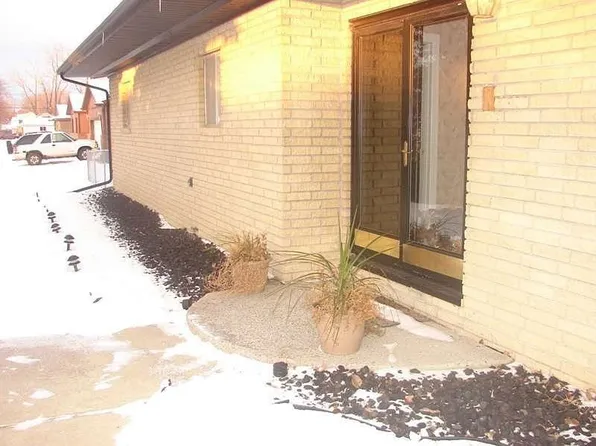 11477 Delano St, Romulus, MI 48174