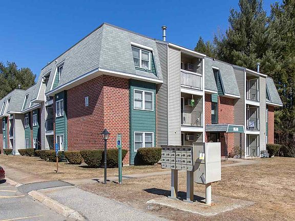 2nd image of 5 Knights Bridge Dr APT 207