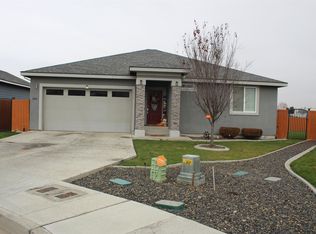 200 Villa Real Dr, Sunnyside, WA 98944