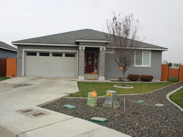 200 Villa Real Dr, Sunnyside, WA 98944