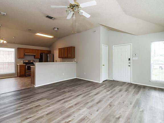 5th image of 10662 Flamewood Dr
