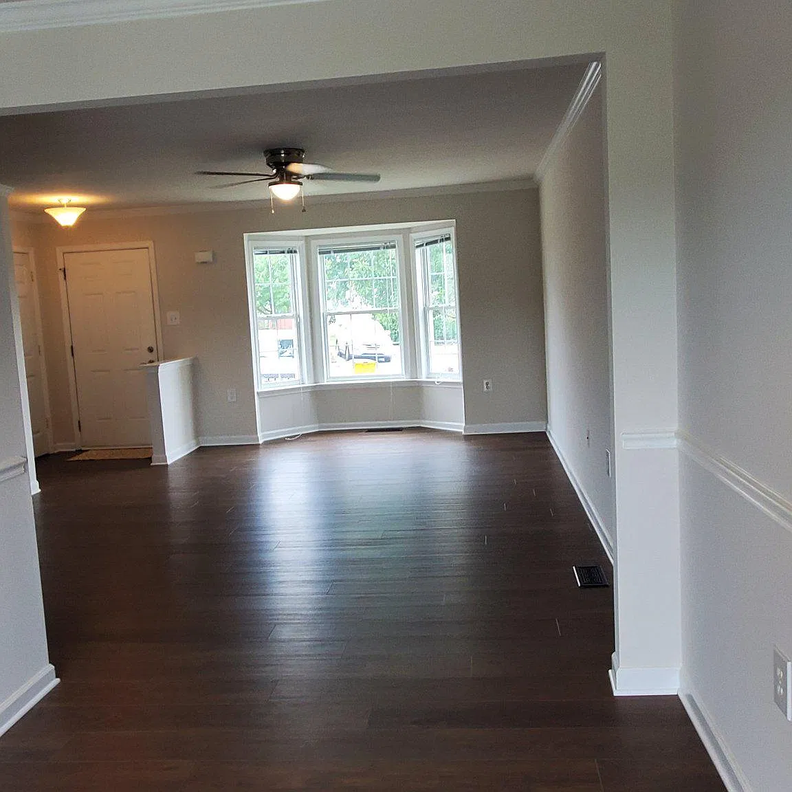 3 bed, 2.5 bath, 1332 sqft, $1,800 — Photo 4
