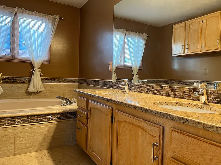 3263 Primrose Dr — Photo 20