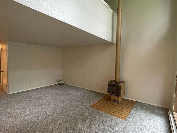 3rd image of 100 Highland Grn Unit 3