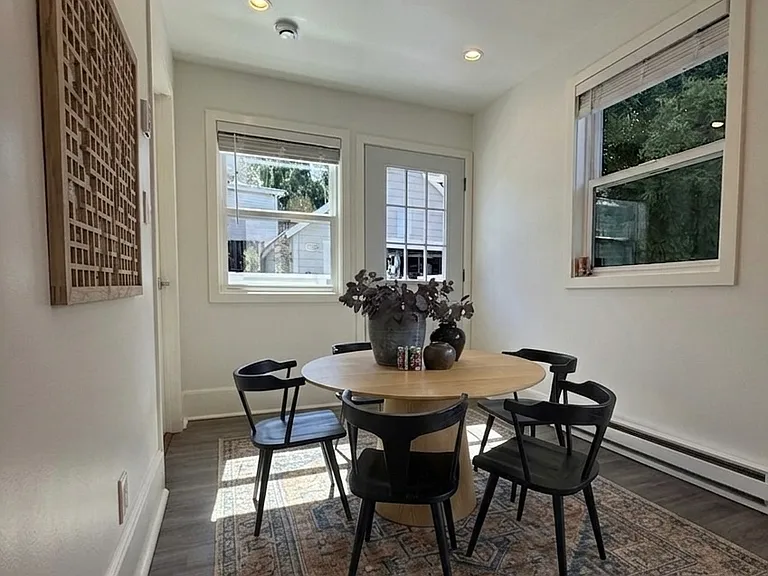 125 Willow Ave #C — Photo 7