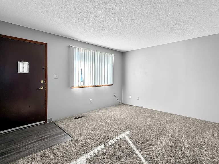 Find Your Perfect Fit at East Park Apartments! — Photo 17