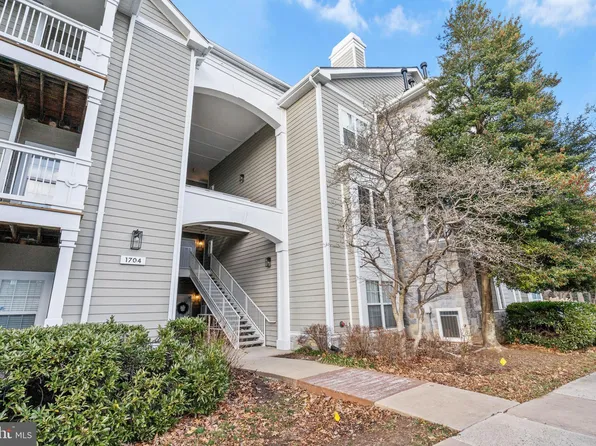 1704 Lake Shore Crest Dr APT 21, Reston, VA 20190