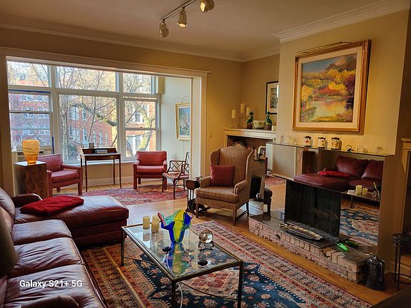 2nd image of 553 W Aldine Ave #2