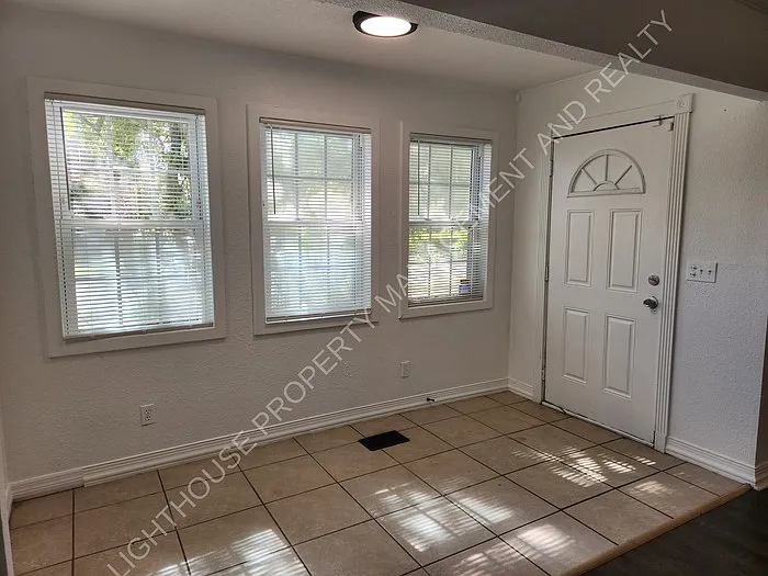 6532 Buffalo Ave — Photo 13