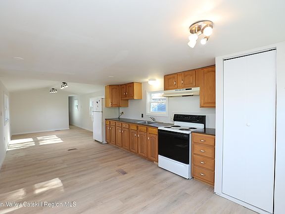 4th image of 414 Joslen Boulevard #19