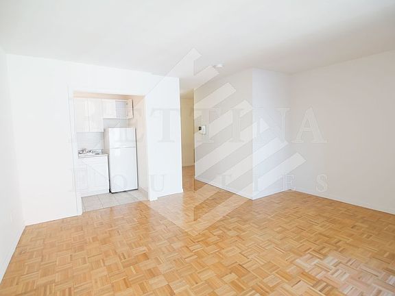3rd image of 228 E 85th St APT 6d