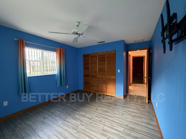 81 Boston Ln — Photo 22