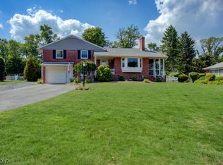 29 Academy Rd, Somerset, NJ 08873