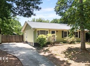 16 King Arthur Pl, Asheville, NC 28806
